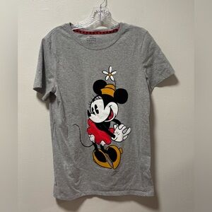 Minnie Mouse graphic tee shirt casual Disney Minnie character short sleeve